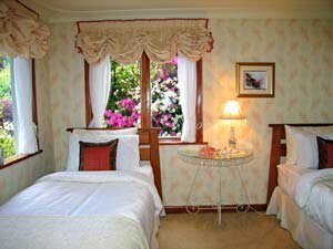McAuley-Glen-Lauralie-suite-twin